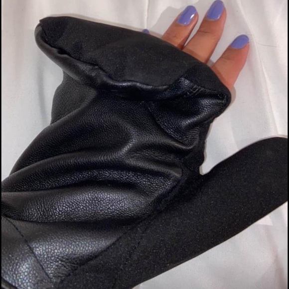 RUDSAK XS black winter coat with real white fur (removable) & attachable mittens - Picture 5 of 12